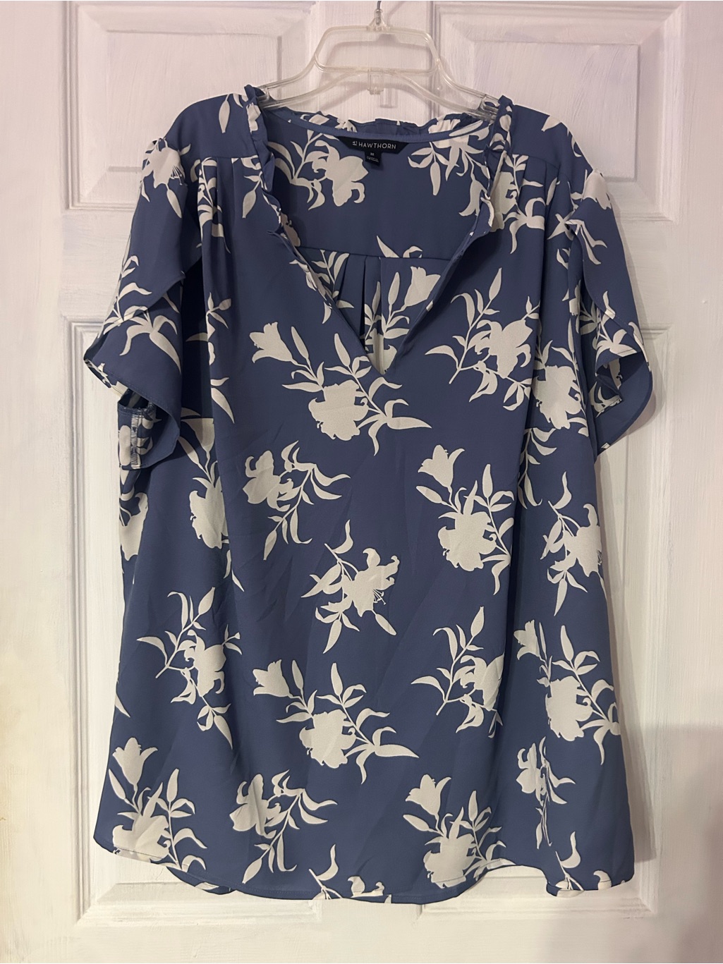 41 Hawthorn Navy Blue Floral V-Neck Blouse